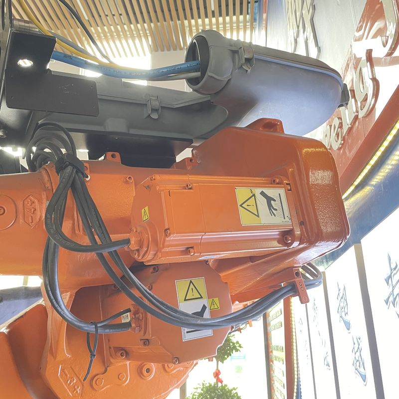 パレットで運搬することを扱うスポット溶接のための秒針ABBのロボット腕6640-235/2.55