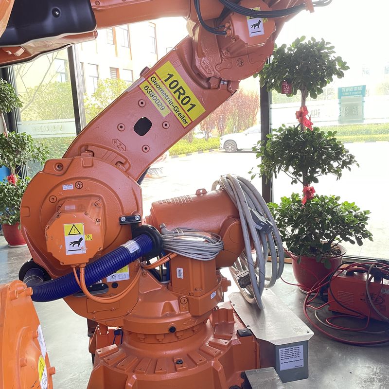 パレットで運搬することを扱うスポット溶接のための秒針ABBのロボット腕6640-235/2.55
