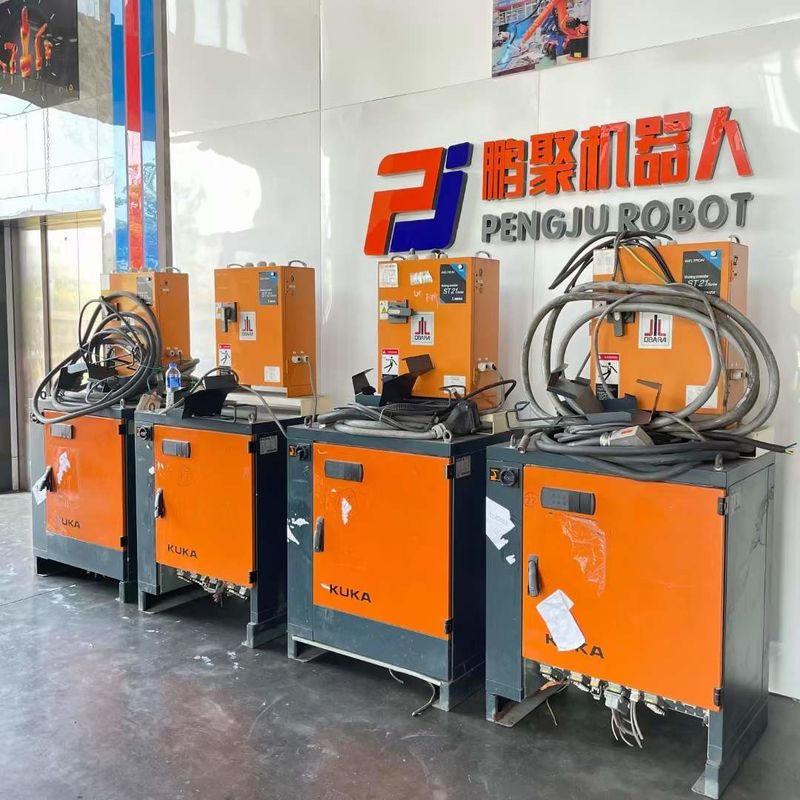 KUKA KR210 R3100 産業ロボット 6 軸ロボット腕 210 kg 積荷と 0.06mm 繰り返し