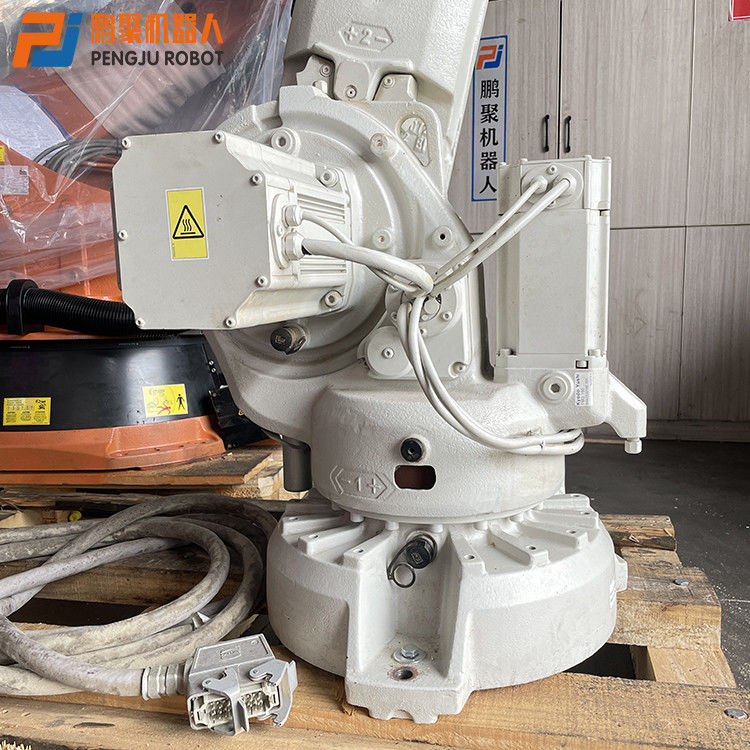 産業に使用されたロボティック腕6の軸線ABB IRB 4600-40/2.5の処理にパレットで運搬すること