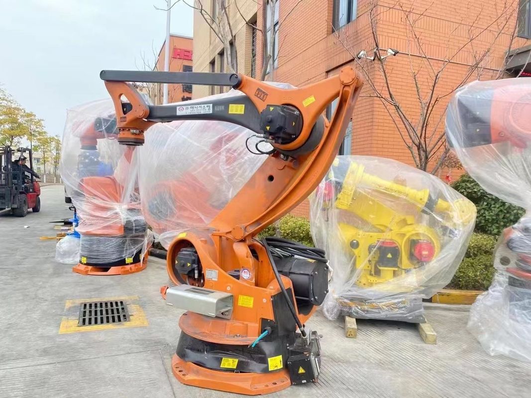 3200mmの500kg負荷の腕スパンが付いているKuka KR100-2PA 4の軸線のパレットで運搬するロボット