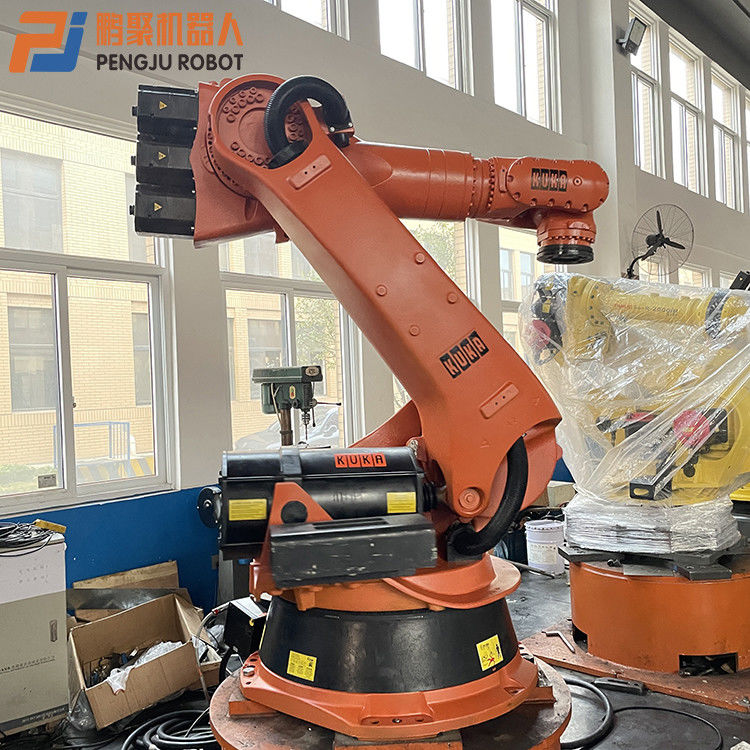 KR210 パレット化ロボット 6 重荷用の軸と床の設置