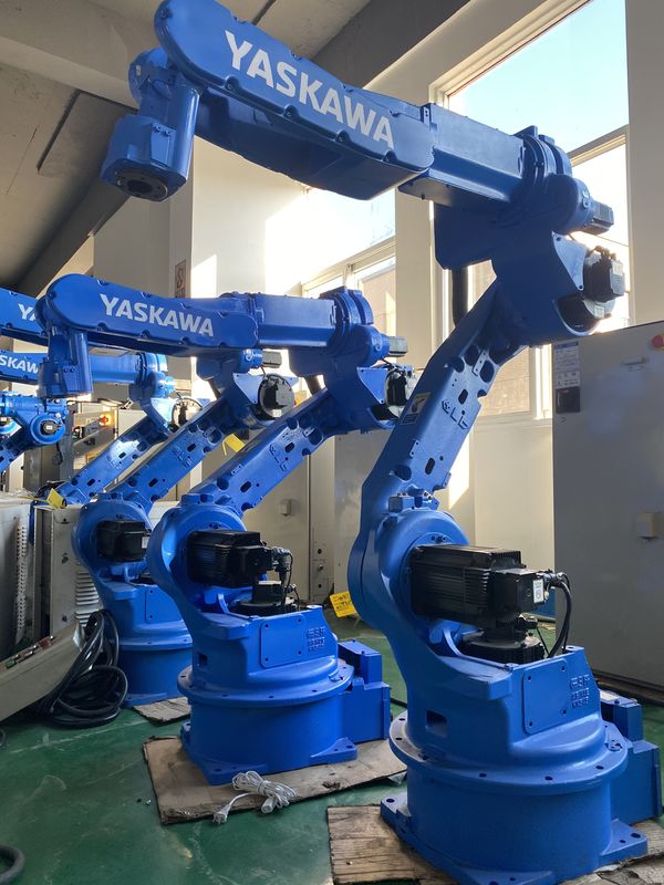 使用されたヤスカワスポット溶接ロボット EA1900N 6軸 地面設置のために