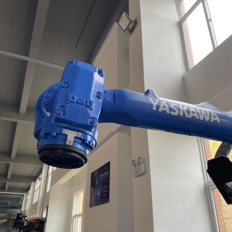 PCプログラミング 50kgのペイロード容量を持つYASKAWAロボットを使用 材料処理,プラズマ切削