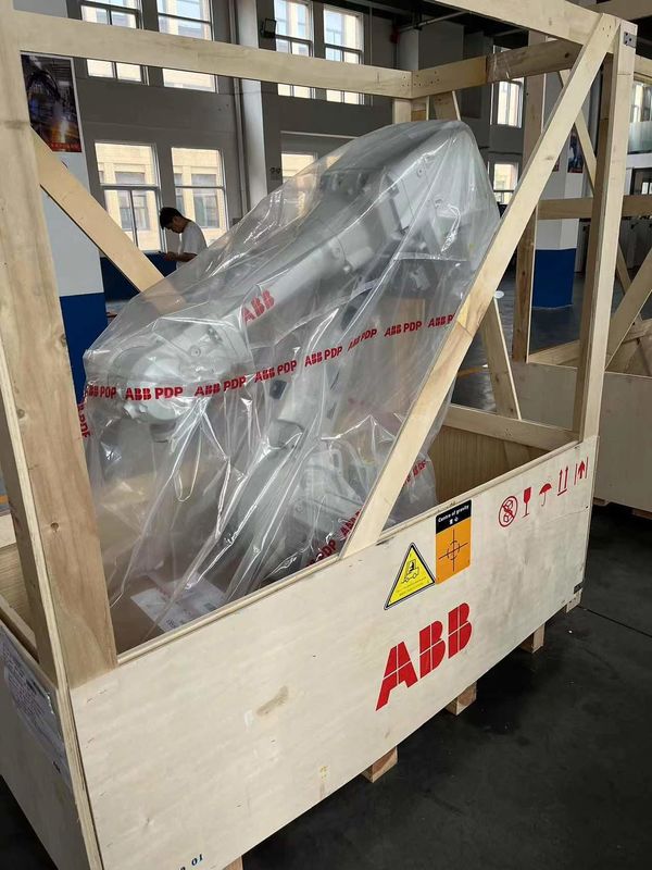新しいABB IRB 6700-300/2.70, 300kg 負荷, 2700mm の範囲, 弧溶接, 組み立て, 部品の積み卸し, 教育