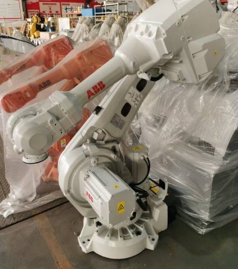 IRB 4600-60/2.05 IRC5 コントローラー 使用ABB ロボット 6 軸 ロボット腕 2050mm 範囲 非常に信頼性と効率性
