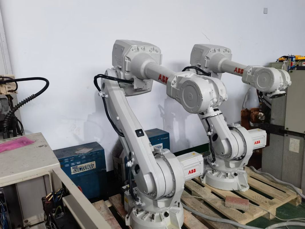 ABB IRB 4600-60/2.05 2050mm 自動化機械加工および材料処理用中距離ペイロードロボット