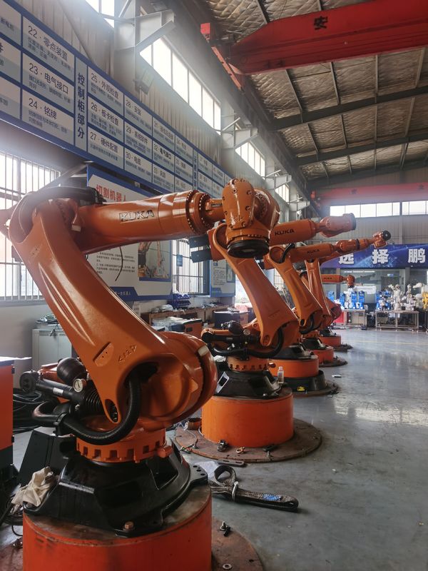 KUKA KR300 R2500 ウルトラ 300kg 利用荷 2500mm リッチ 繰り返し能力 ±0.1 mm と Kuka プログラミング ロボット 処理 磨き 磨き