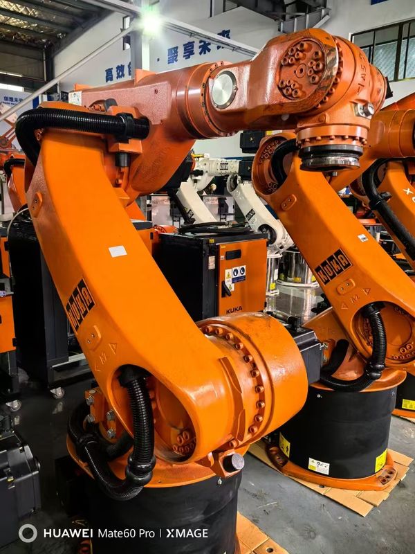 KRC4コントローラ含有 中古 KUKA ロボット KR60-3 60kg 利用荷重 2033mm 荷重処理切断・組み立て