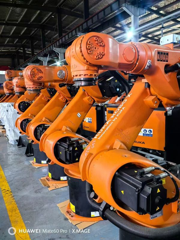 KRC4コントローラ含有 中古 KUKA ロボット KR60-3 60kg 利用荷重 2033mm 荷重処理切断・組み立て