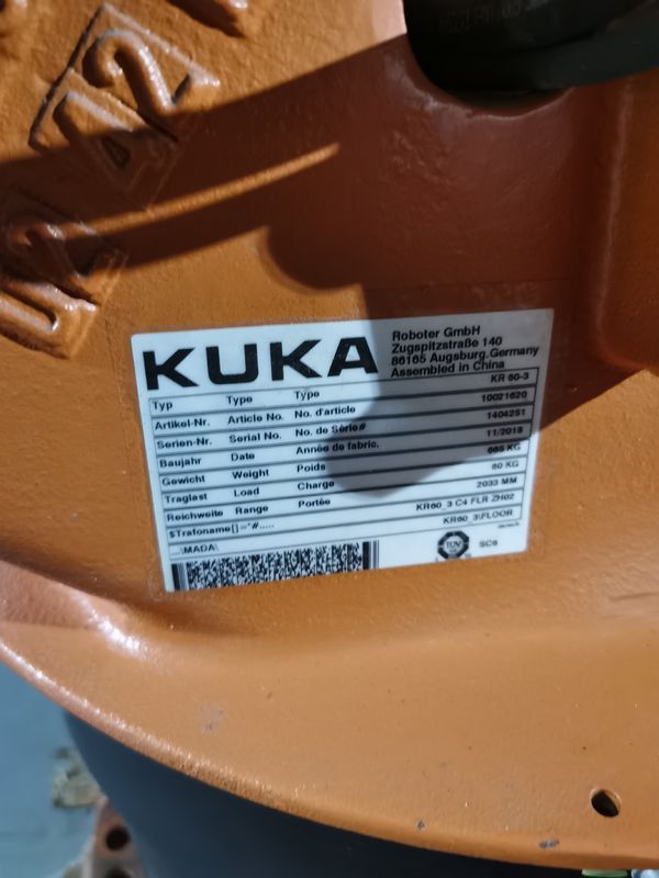 2033 mm Reach KUKA KR60-3 60KG 素材処理とピックアップのために使用された KUKA ロボット