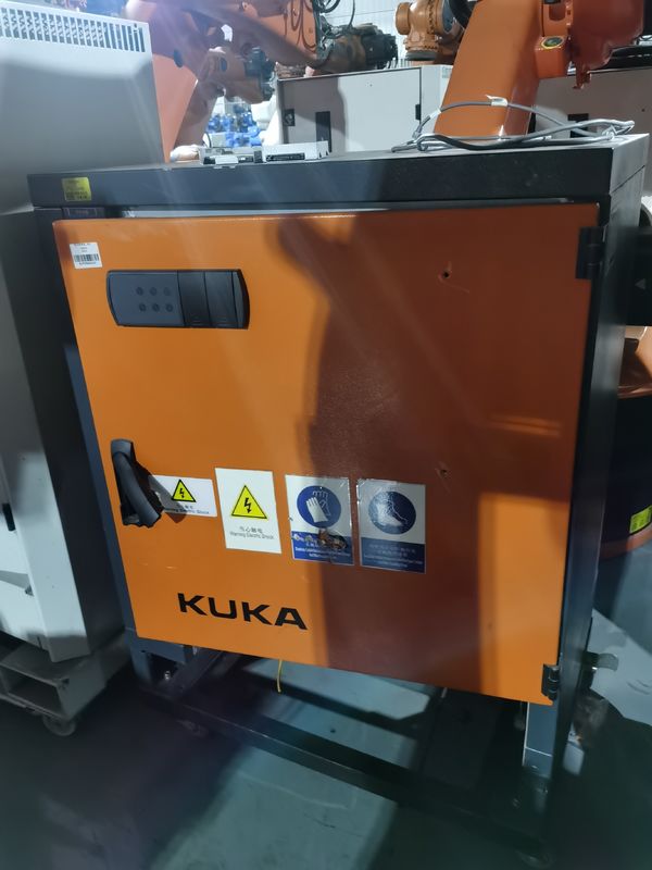 2033 mm Reach KUKA KR60-3 60KG 素材処理とピックアップのために使用された KUKA ロボット