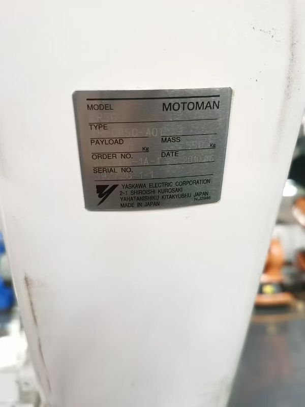 2061mm Reach CR50 XRC 50kg ペイロード モトマンアーチ ウェルディング ロボット パーツのプレス・テンディングとロード・アンロード