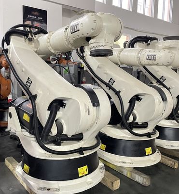 6軸線はKukaのロボットKR150-2 2000多機能の産業溶接ロボットを使用した