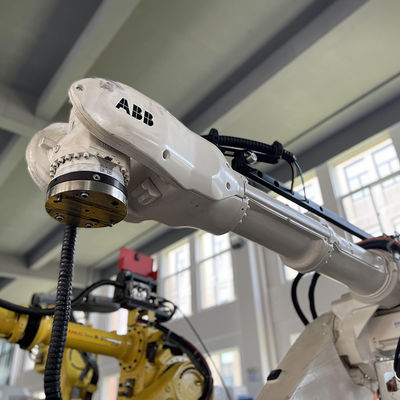 ロボットABB6640-130/3.2を扱う使用されたABBの点6の軸線の溶接ロボット