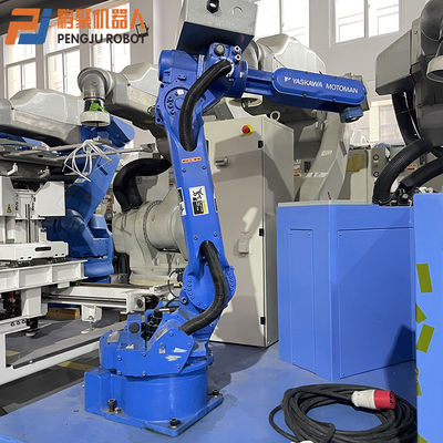 6軸線はYASKAWAのロボットMH6産業塗装ロボットを使用した