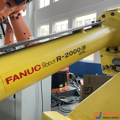 使用されたFANUCスポット溶接のロボット秒針FANUC 2000iB 125L
