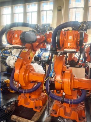 パレットで運搬することを扱うスポット溶接のための使用されたABBのロボット6640-235/2.55