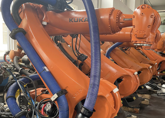 床掛けロードロボットの重複性 ±0.1mm 性能 2700mm 超長距離,産業用アプリケーションに完全に適応できる KUKA KR210 効率的な磨きと無欠のパレット化
