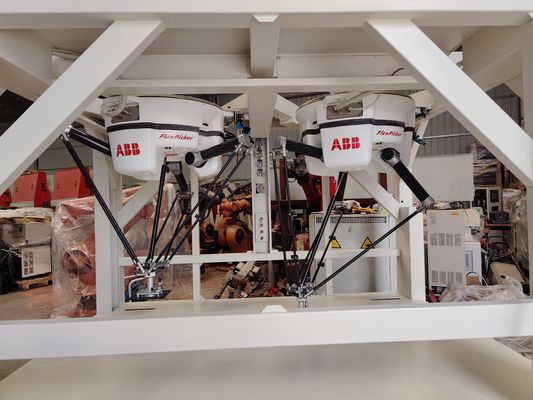 選択の包装を分類するためのIRB 360 ABBのロボット