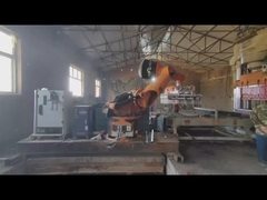 パレットで運搬するロボット腕C2制御キャビネットを扱う使用されたKUKAのロボットKR210自動車部品