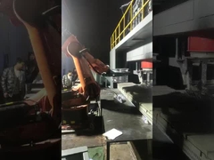 縦の使用された6軸線のロボットYaskawa MS165の塗装ロボット